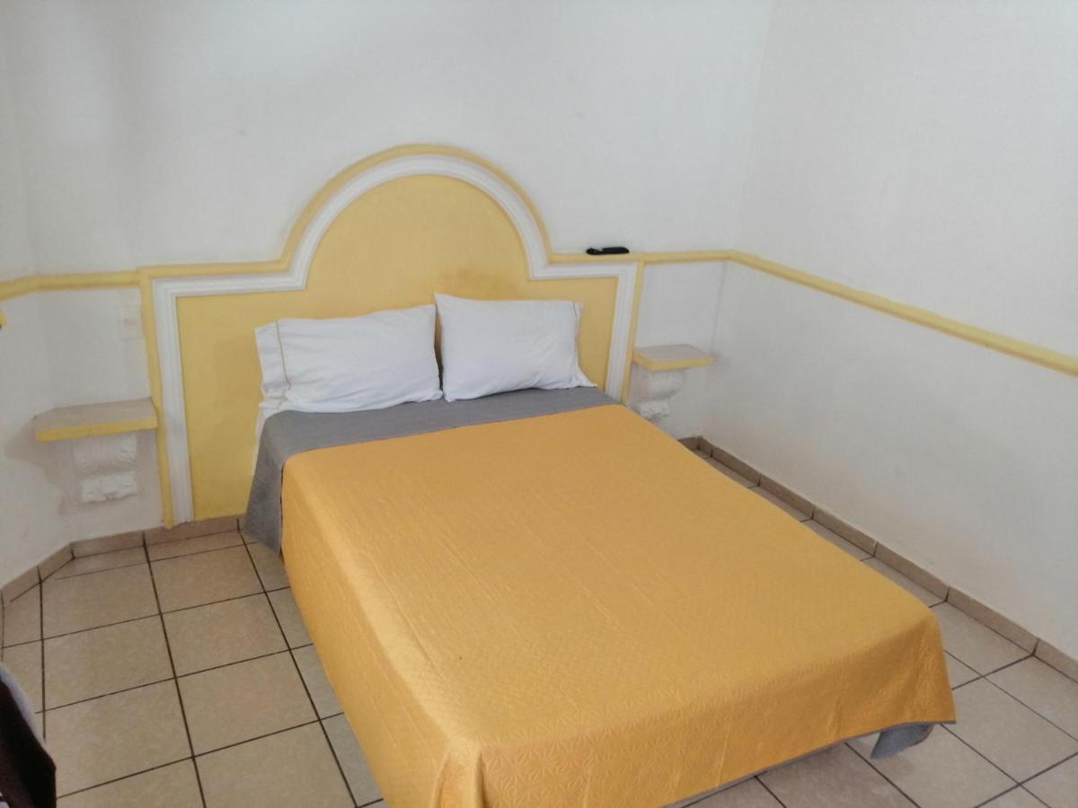 מזטלן Hotel Kiko מראה חיצוני תמונה