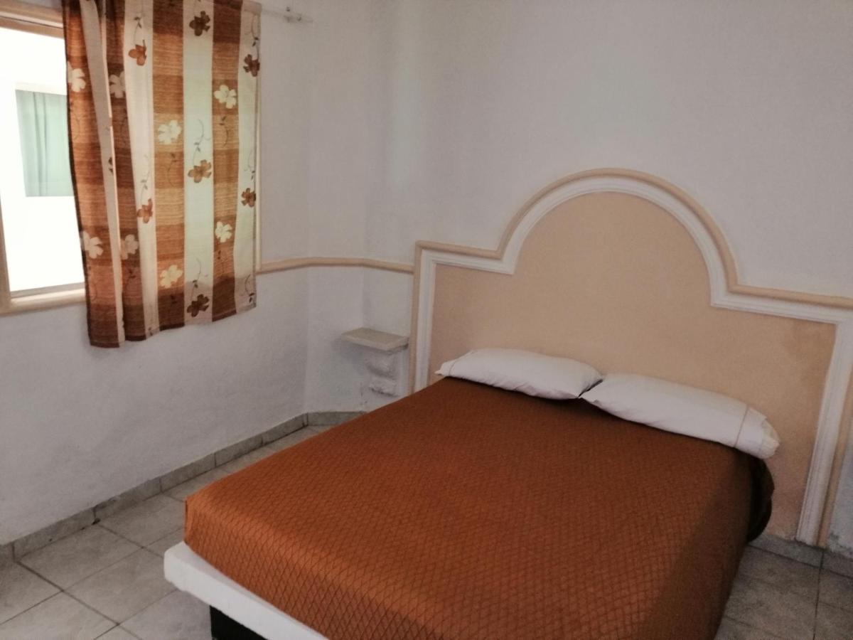 מזטלן Hotel Kiko מראה חיצוני תמונה